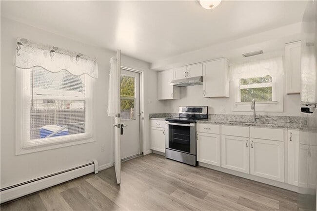 Photo - 1 Aquidneck Dr