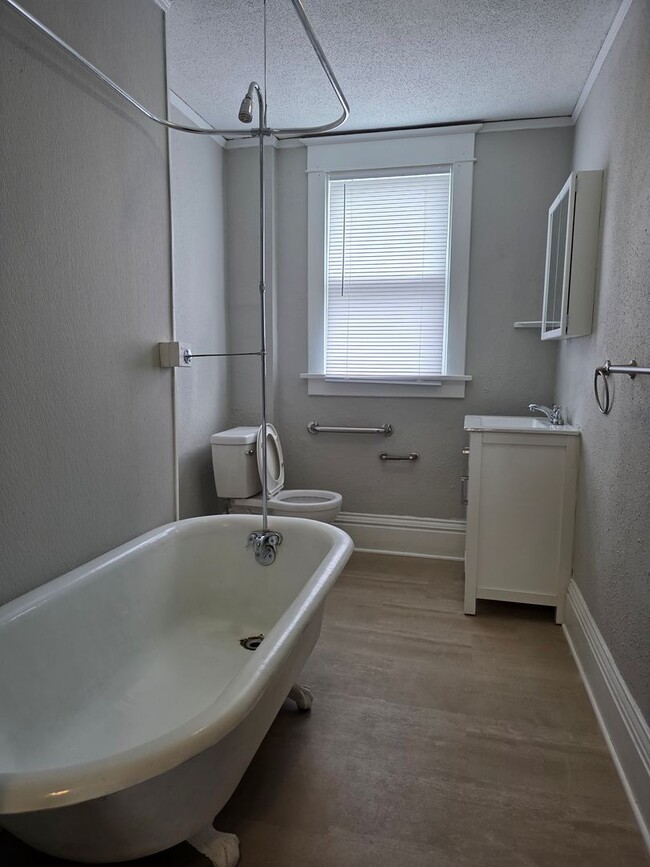 Photo - Large 3 Bedroom newly updated house for rent!