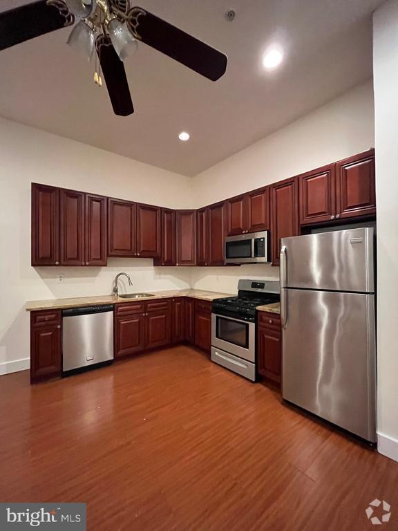 Building Photo - 1206 Walnut St Rental