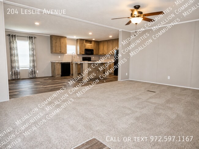 204 Leslie Ave