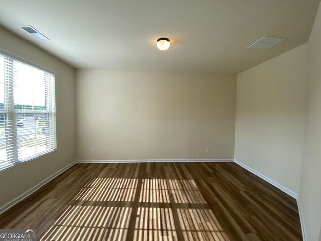 Photo - 5595 Mirror Lake Dr