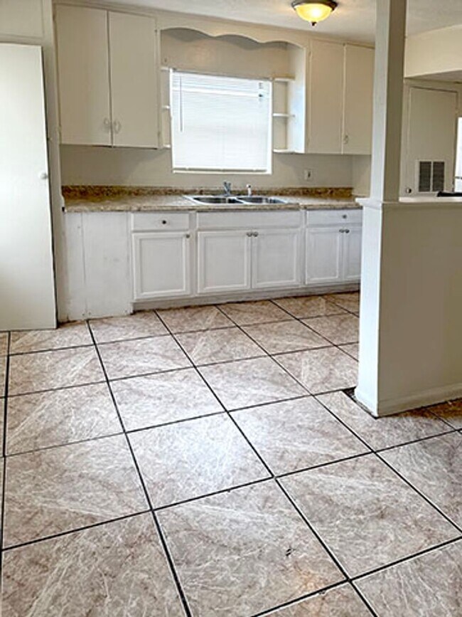 Photo - 2327 Avenue E Unit South  A