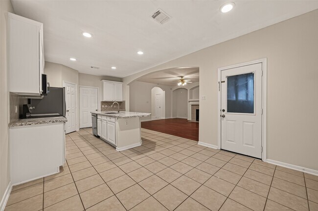 119 Ledgestone Pl