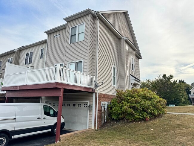 Photo - 2195 Deyerle Ave