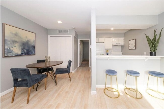 Photo - 2610 Ektom Dr