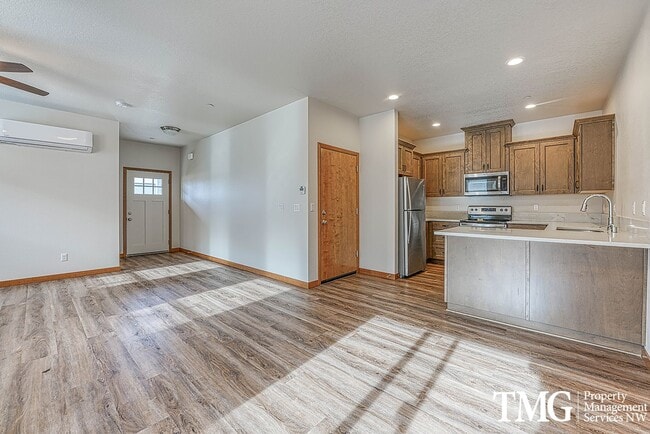 Photo - Wonderful 2BD Duplex in Great Washougal Location! Beautiful Finishes!