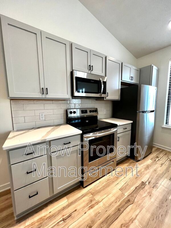 Photo - 2230 R St Unit 4