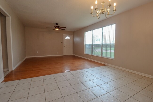 Photo - 3732 Kenwood St