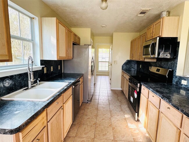 Photo - 17202 E Shawnee