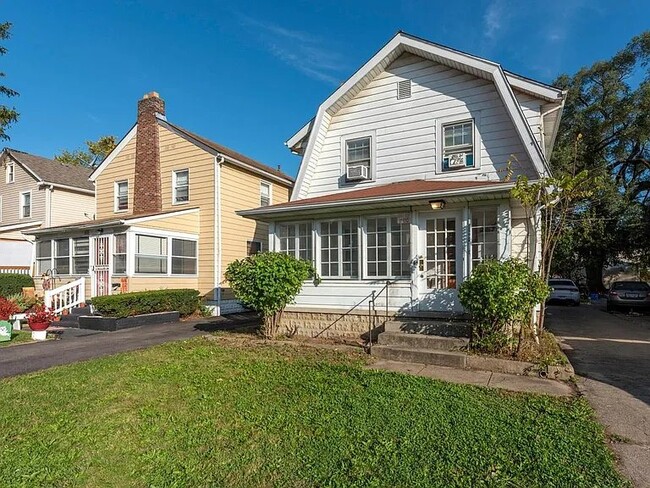 Building Photo - 1410 E Blake Ave