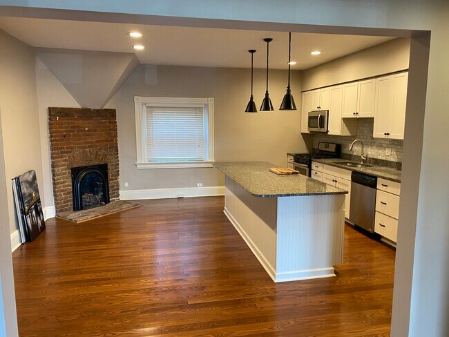 Kitchen/Gas Fireplace - 930 N Lincoln Ave