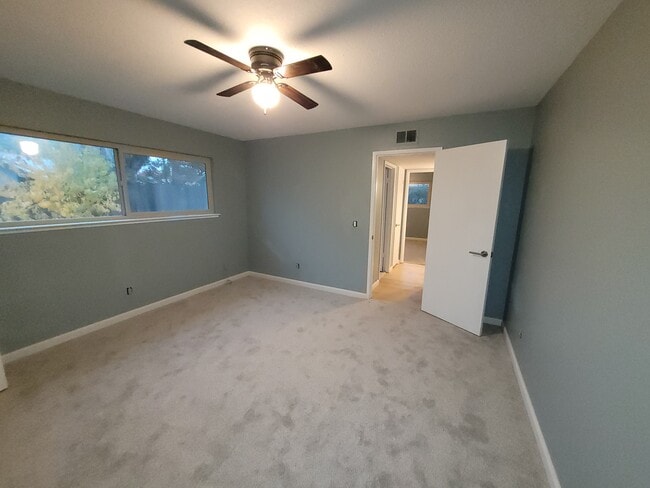 Photo - 1605 Scott Pl