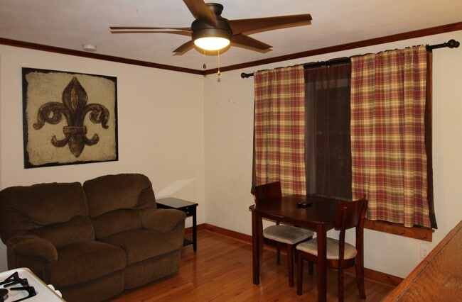 Living area - 251 Lake Shore Dr N Unit #2