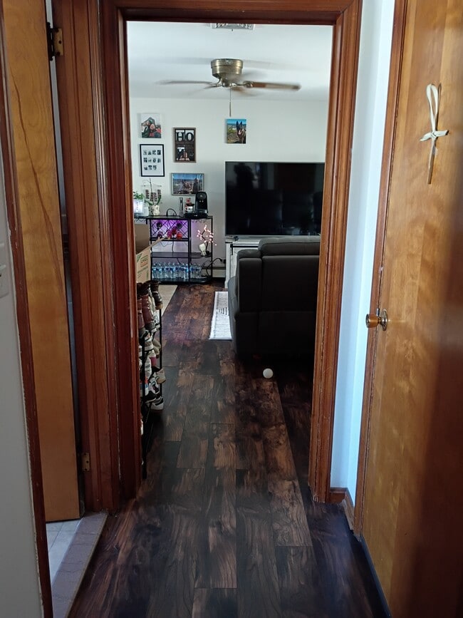 Photo - 186 Madison St