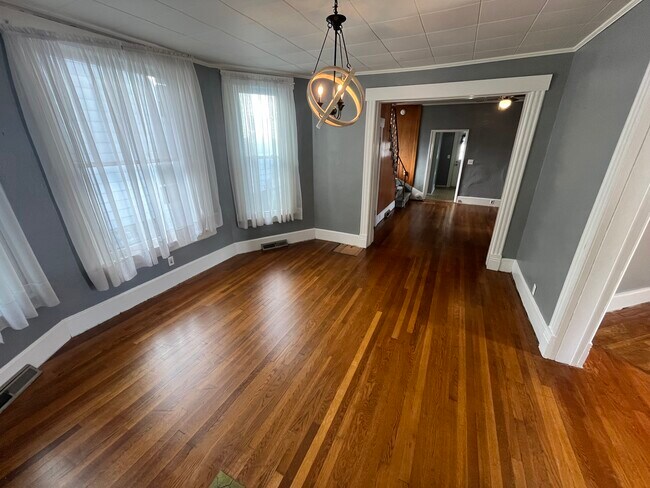 Photo - 143 S Sandusky St