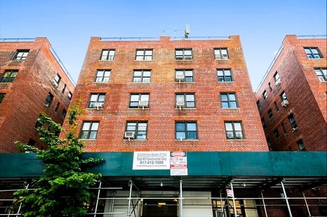 Building Photo - 420 W 206th St Unit 1E