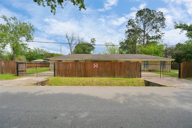 Photo - 8622 Elbert St