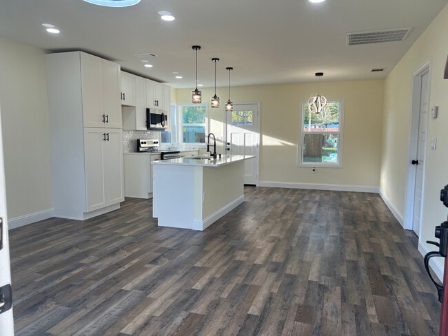 Photo - 1607 Lansford Ave