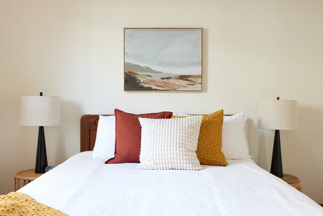 Photo - 916 N California St