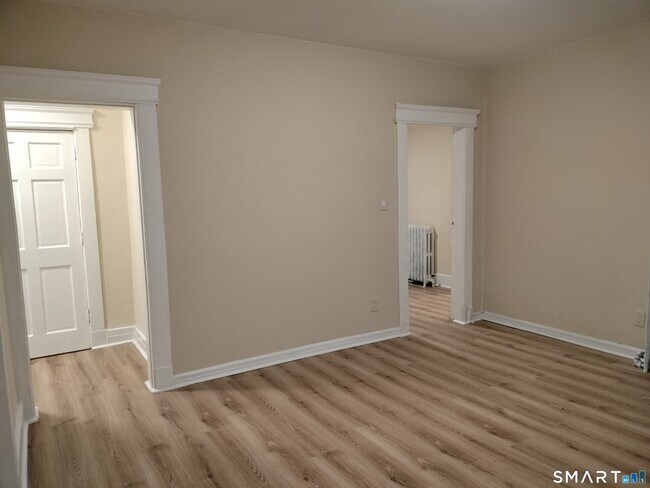 680 Dixwell Ave Unit 3
