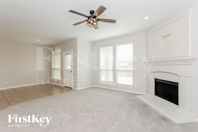 Photo - 600 W Bend Blvd