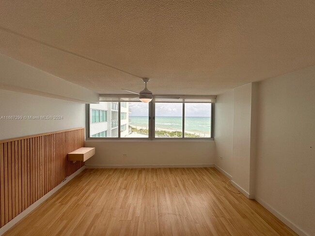 Photo - 7135 Collins Ave Condominio Unidad 512