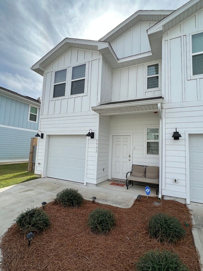 Like New Townhome - Like New Townhome