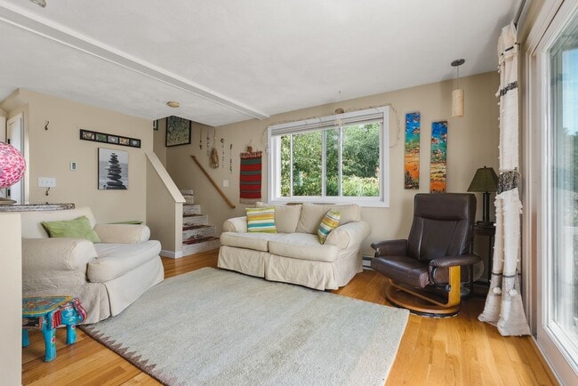 62 Eastern Point Rd