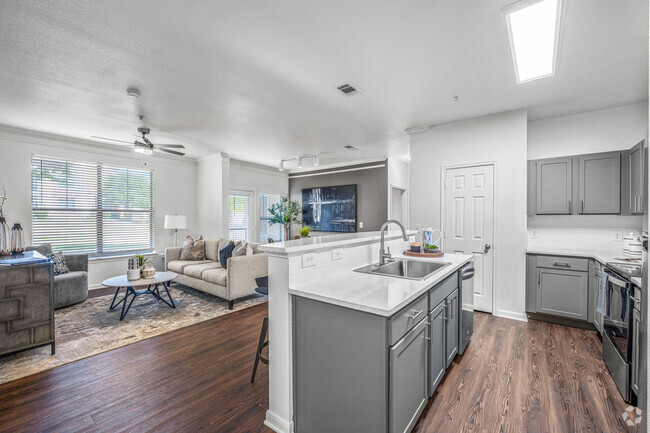 Interior Photo - Red Oak Town Village Apartments