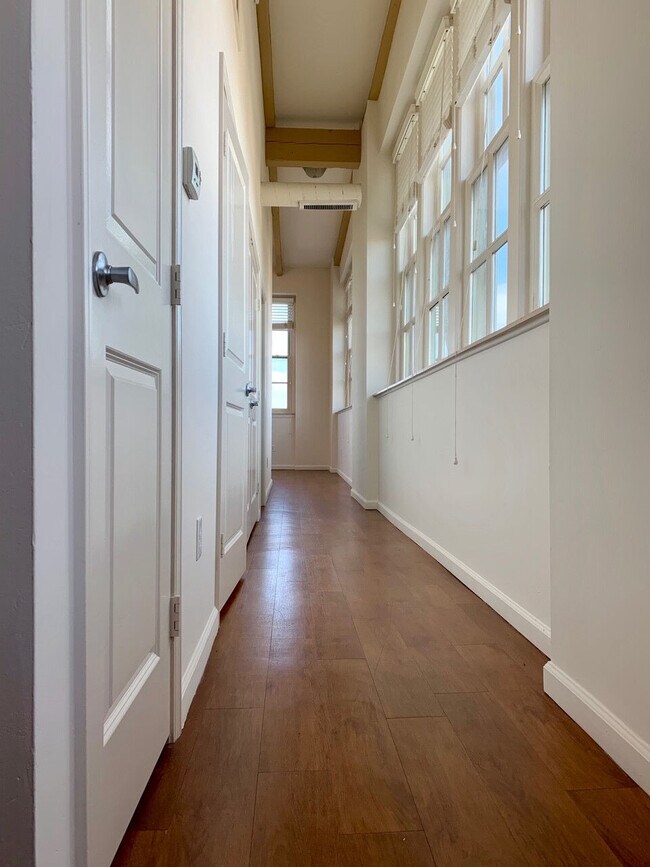 Photo - 1010 Central