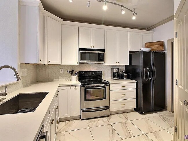 Photo - 18160 Pinehurst Dr