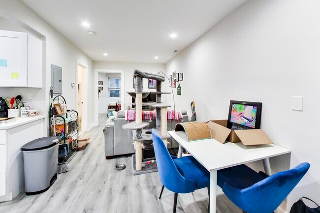 Photo - 2021 W Shakespeare Ave Unit CH1