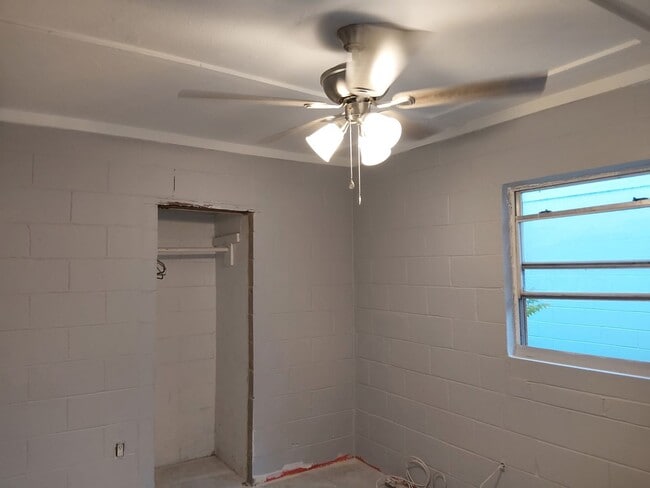 Photo - Stinson Unit B