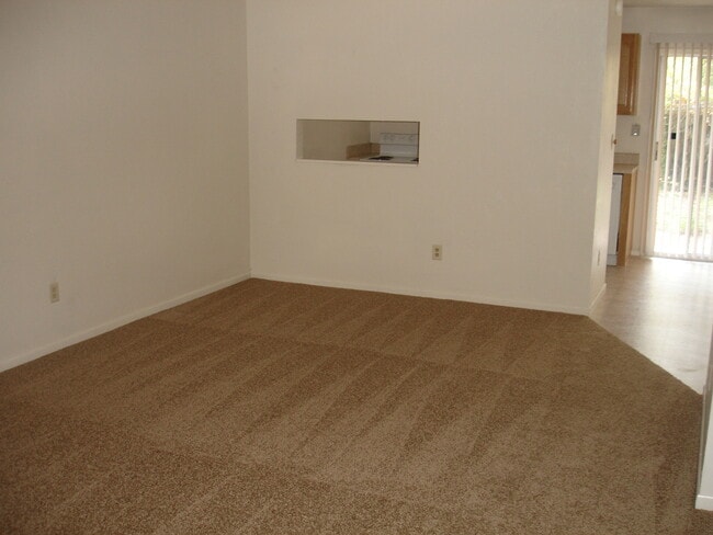 Building Photo - 2114 NW 55th Blvd Unit PC8