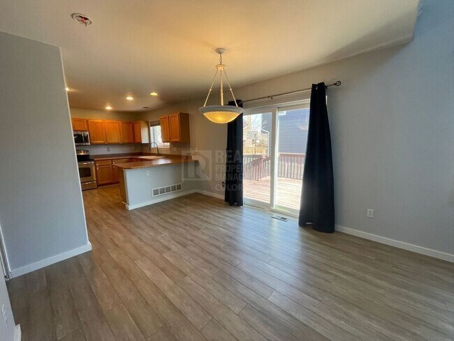 Photo - 16299 Blueleaf Pl