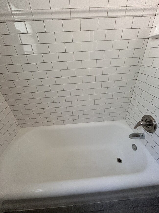 Photo - 612 E 46th St Unidad 612 E 46th Street