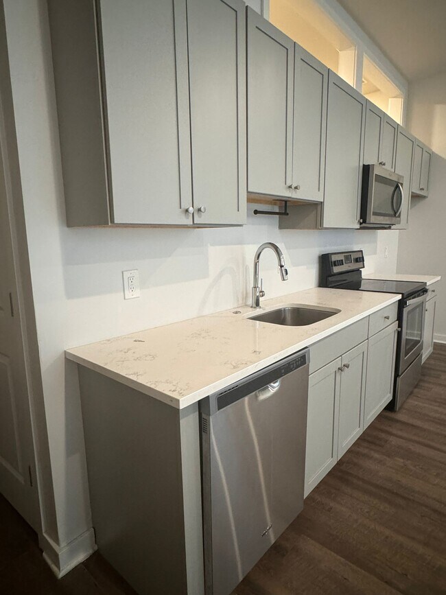 Photo - 311 W Main St Unidad 206