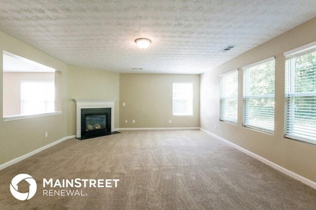 Photo - 2791 Groovers Lake Point