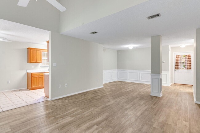 Photo - 917 Claeven Cir