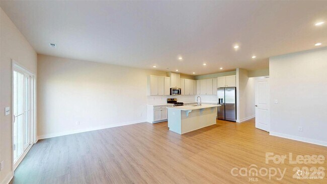 9542 Teamwork St NW