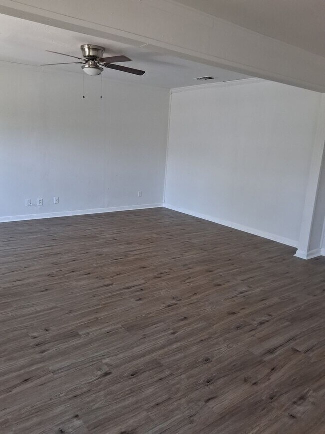 Photo - 1302 Pecan St