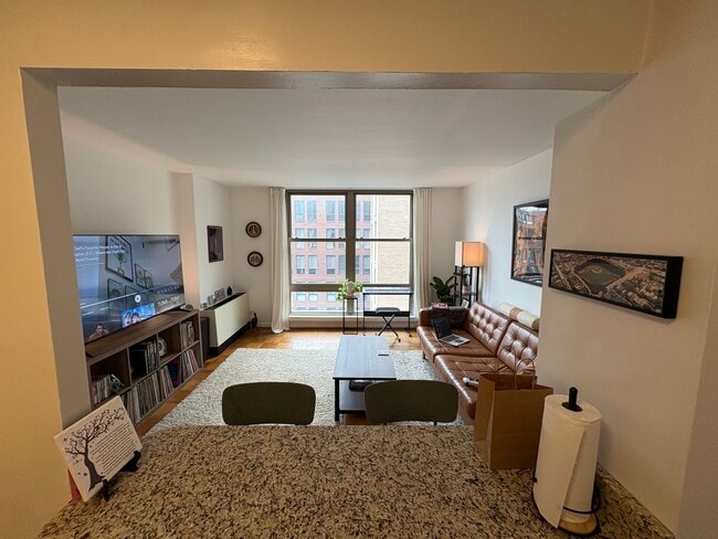 Building Photo - 1260 21st St NW Unit 808