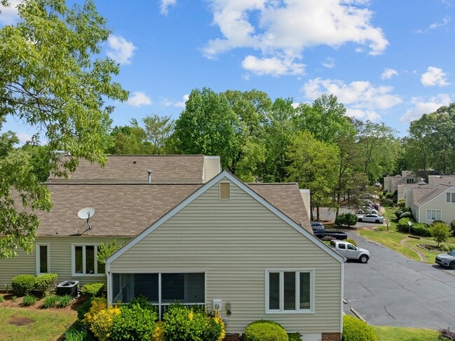 Photo - 325 Eastwood Dr