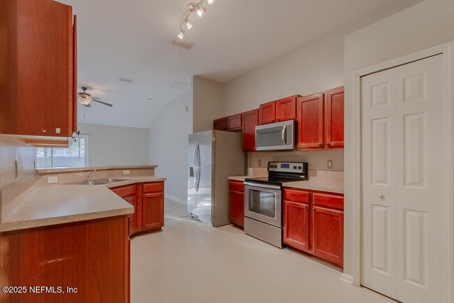 Photo - 8038 Welbeck Ln