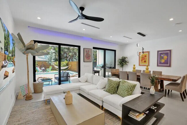 Photo - 828 SW 16th St