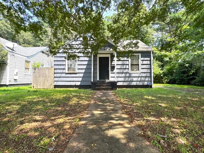 Photo - 6232 Alexander St
