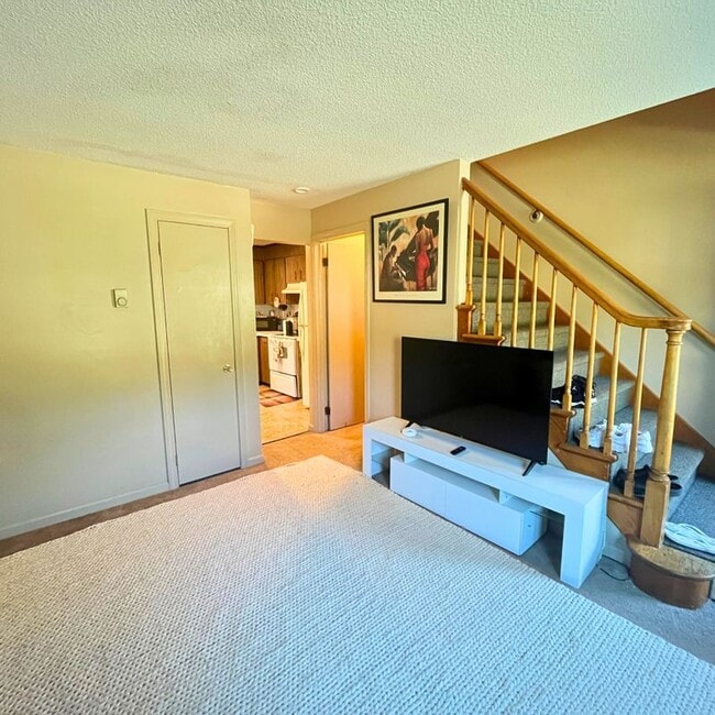 Photo - 537 Boswell Ave