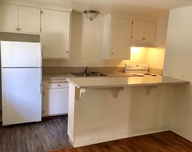 Photo - Gorgeous 1 bedroom  1 bath Unit 7