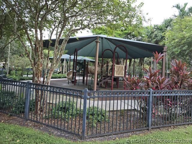 Photo - 3800 Oaks Clubhouse Dr Unit 112