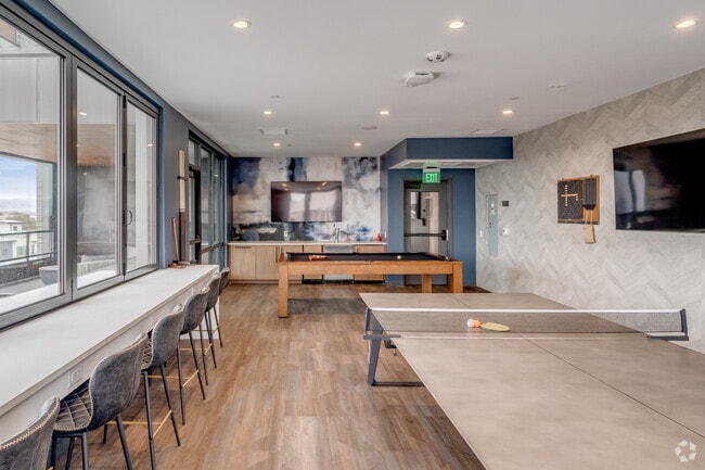 Sky Lounge - Westminster Row